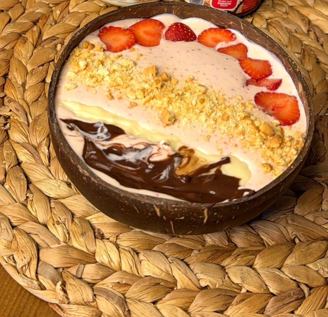 STRAWBERRY PROTEIN BOWL