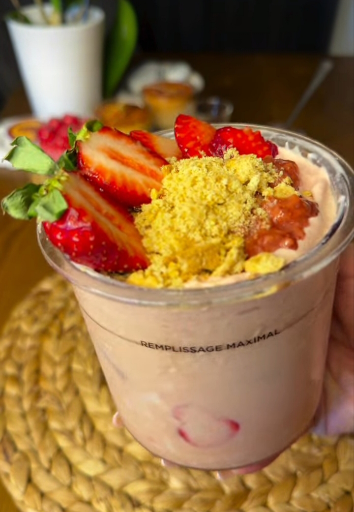 STRAWBERRY CHEESECAKE ΠΑΓΩΤΟ-HIGH PROTEIN